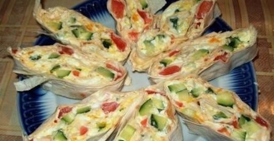 Рулет из лаваша с овощами