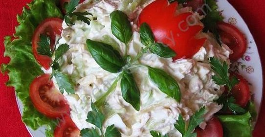 Салат курица огурцы помидоры