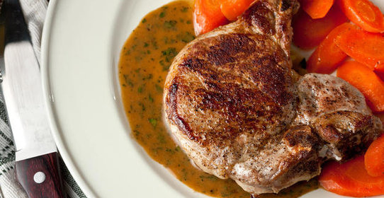 Сочные свиные отбивные