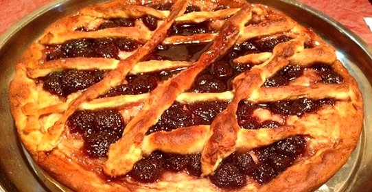 Пирог с вареньем на молоке