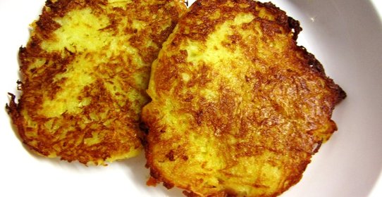 Драники с луком и салом