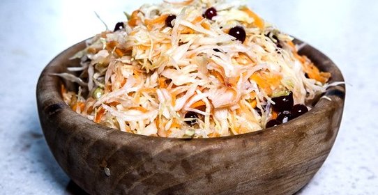 Квашеная капуста с клюквой