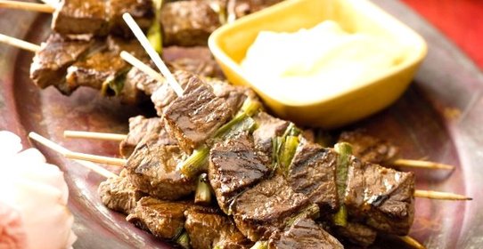 Шашлык из говядины на шпажках