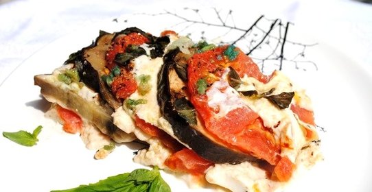 Баклажаны с моцареллой в духовке