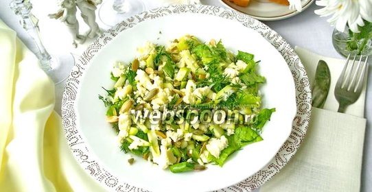 Салат из свежего кабачка и сыра