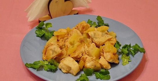Куриное филе с ананасами в духовке