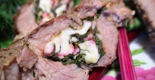 Свинина со свекольной ботвой