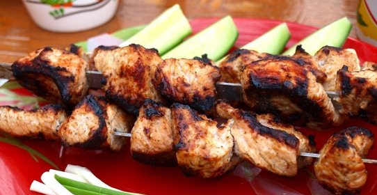 Шашлык из индейки маринованной в малиновом уксусе