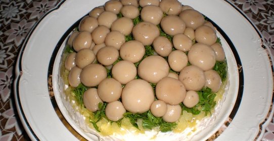 Салат Лукошко с грибами