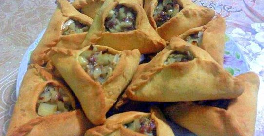 Треугольники с картошкой и мясом