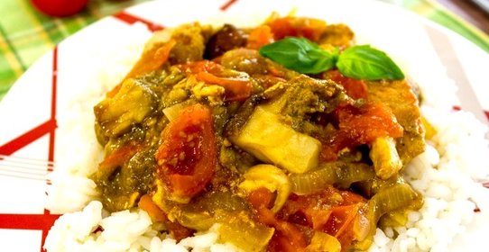 Индейка с белыми грибами, запеченная в горшочке