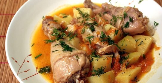 Тушеная картошка в мультиварке Поларис