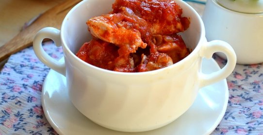 Куриная грудка под соусом в духовке