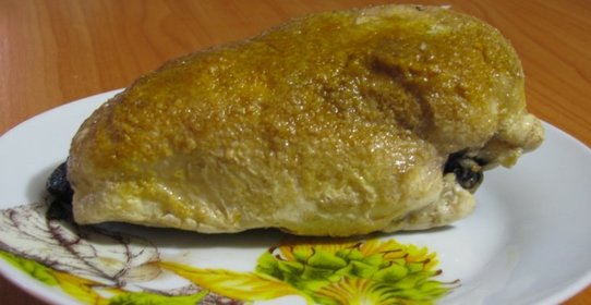 Куриный рулет с черносливом
